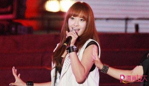 2025最新热点素材 明星黑料女,明星黑料引爆网络热议